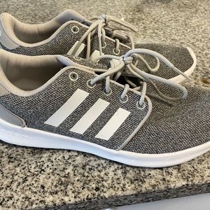 Womens Nike Cloudfoam Athletic Shoes size 8